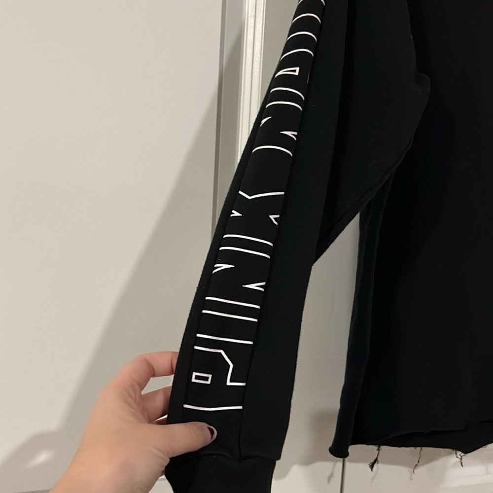 Lightly worn black PINK crewneck size XS - Picture 5 of 12